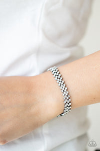 Chicly Candescent - Black*