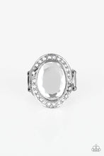 Load image into Gallery viewer, Queen Scene - White *