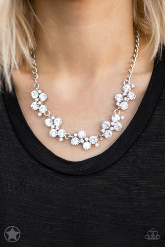 Hollywood Hills - White - Cuter Than Most Accessories